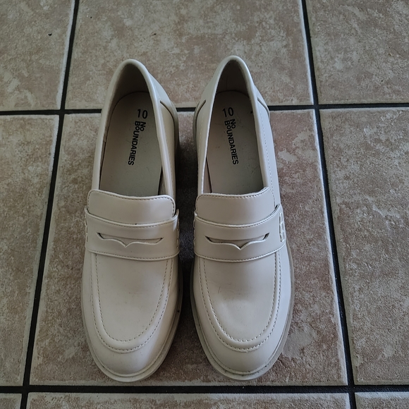 No Boundaries Shoes - No Boundaries Women's Tan Loafers